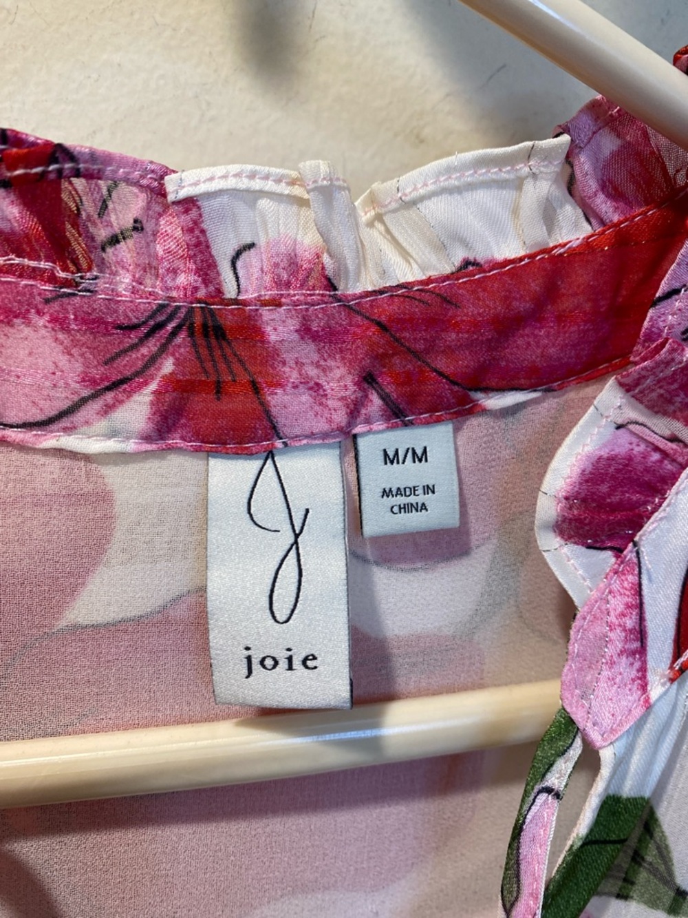 Joie White Blouse with Pink & Red Floral Print Sz M - Picture 2 of 11